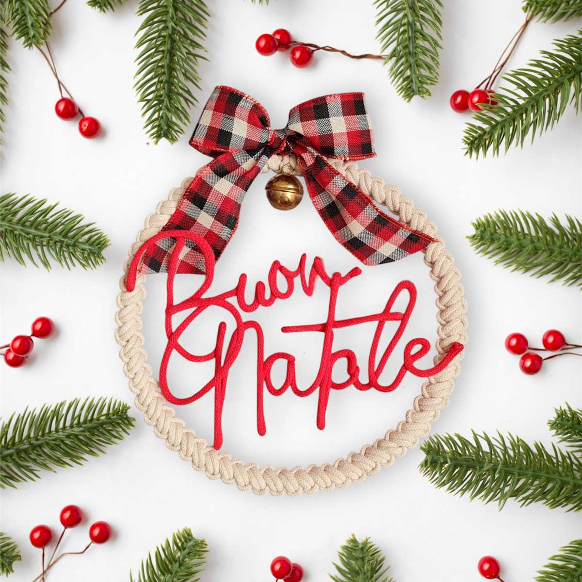 Ghirlanda macramè in cotone intrecciato con scritta personalizzata