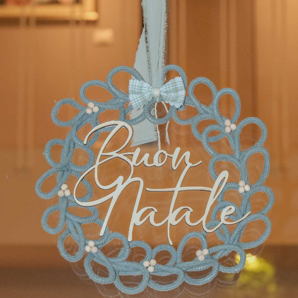 Ghirlanda natalizio di vischio in cotone con scritta in legno personalizzata