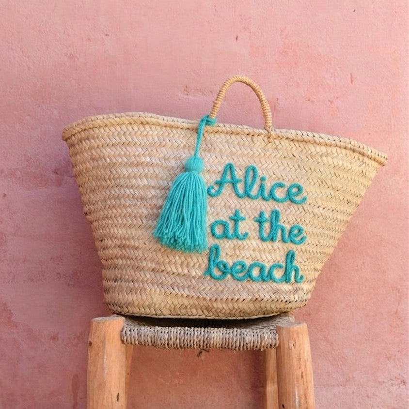 Borsa in paglia con scritta personalizzata