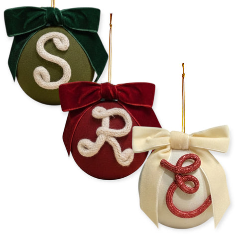 Pallina di natale personalizzata con iniziale in velluto