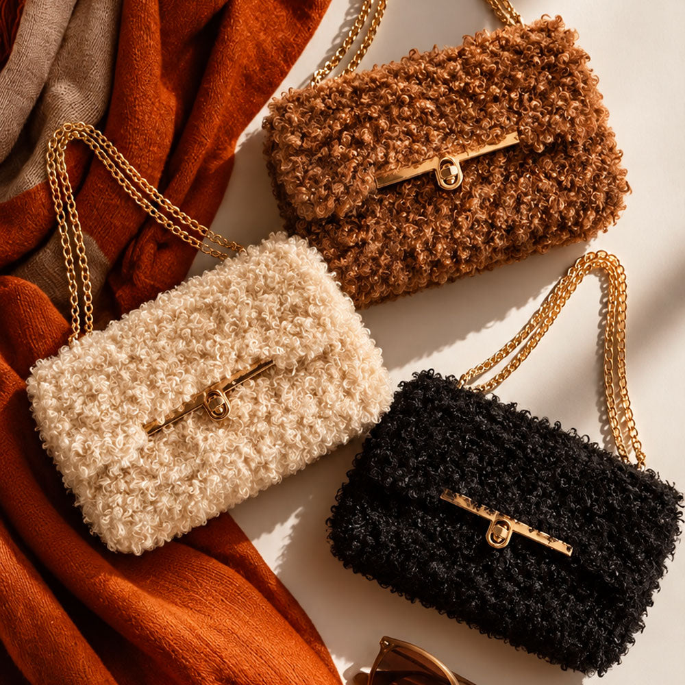 Pochette Teddy Bouclé – Borsa a Mano e Tracolla Crochet Fatta a Mano in Italia