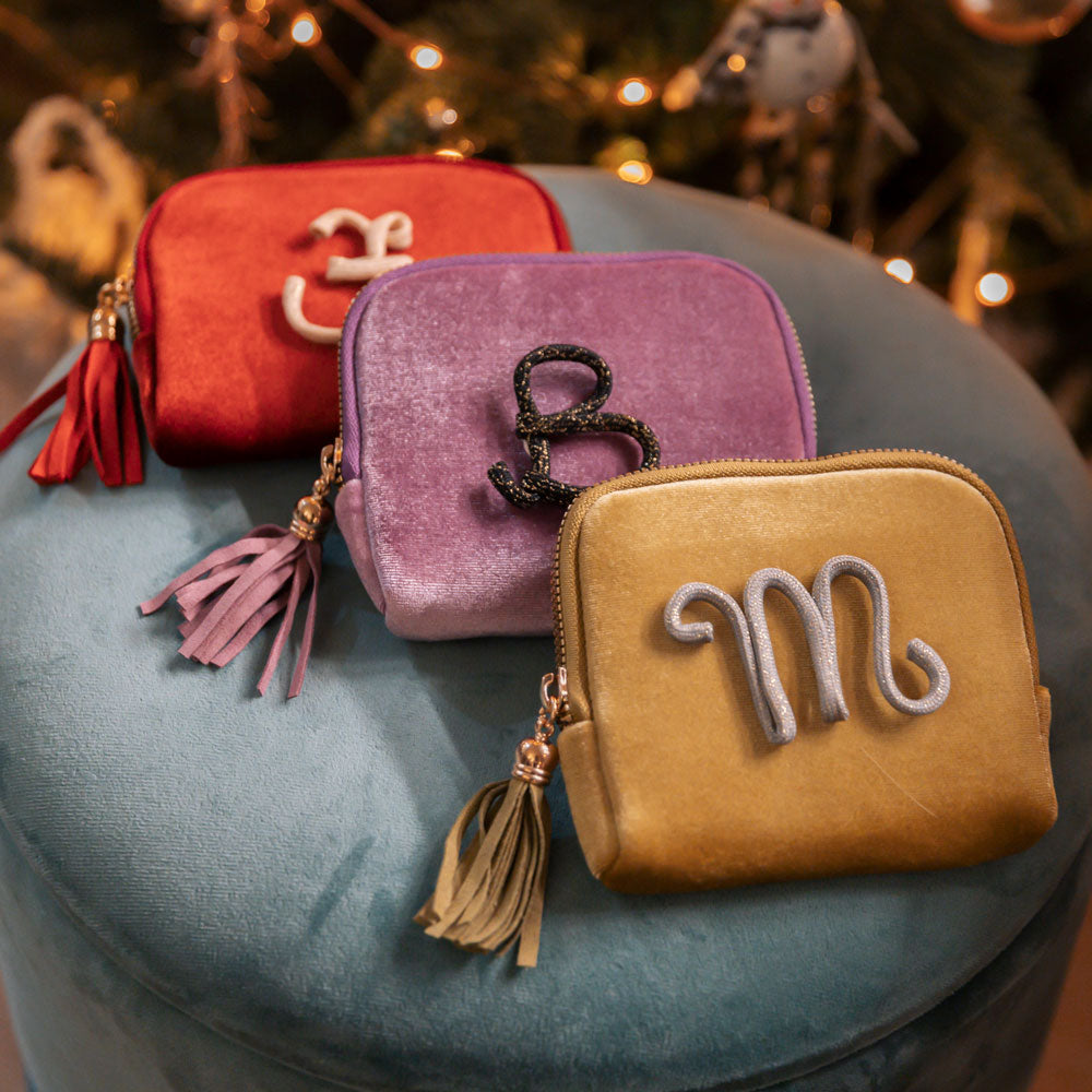 Pochette in velluto porta tutto con iniziale