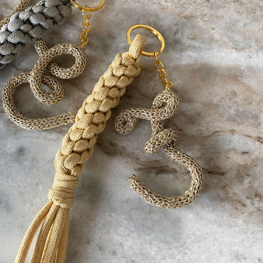 Portachiavi con iniziale charms da appendere alla borsa 