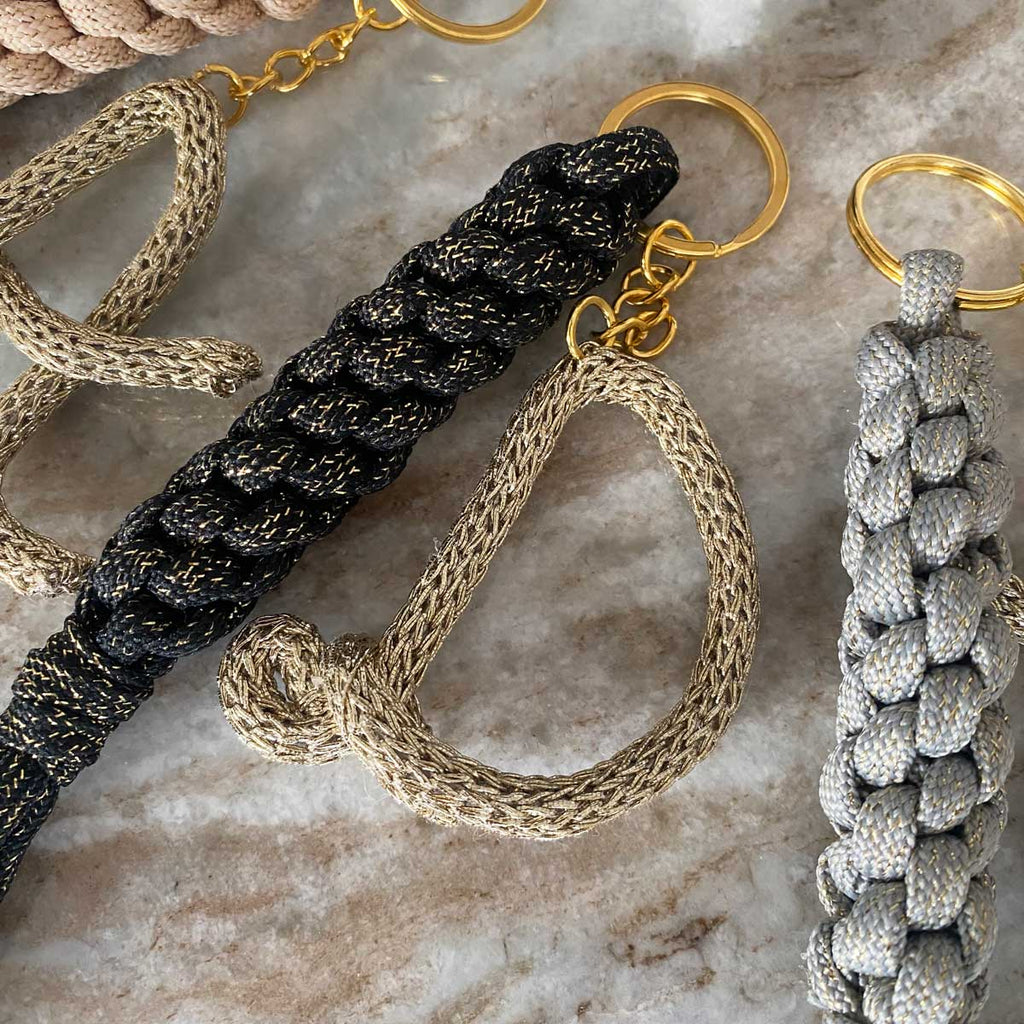 Portachiavi con iniziale charms da appendere alla borsa 