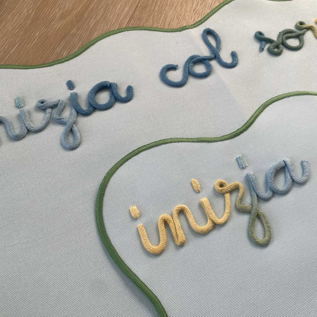 Tovaglietta Azzurra Americana Personalizzata con Ricamo Nome